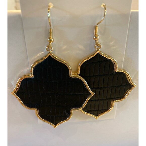 Earrings Quatrefoil Black & Gold Dangle Stylish Modern Boho Etched Sophisticated - Picture 1 of 6